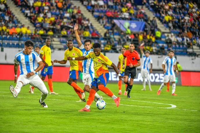La Selección Colombia Sub-20 y un nuevo golpe bajo en el Sudamericano: cayó  1-0 con Argentina - GolCaracol