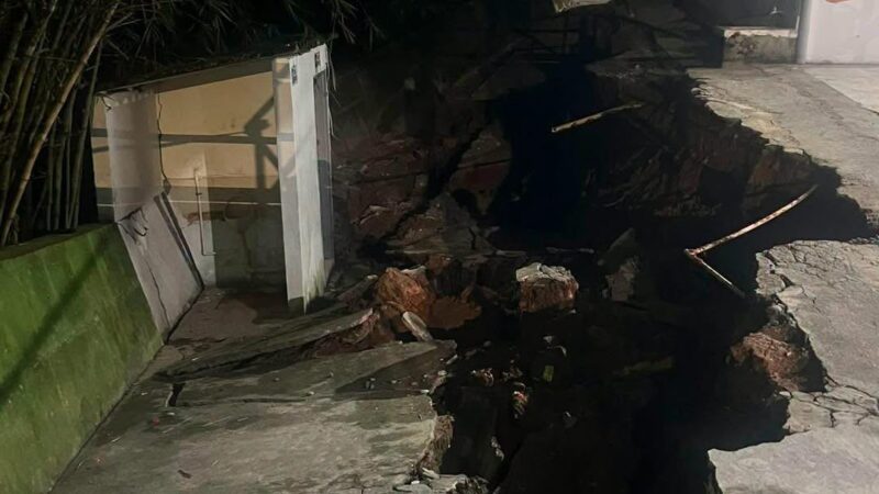 Emergencia en Puerto Wilches, colapsa otro tramo de la muralla y evacúan preventivamente varias familias