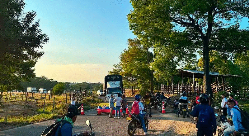 El mal estado de la vía colmó la paciencia: comunidades de Puerto Wilches bloquearon el acceso al municipio