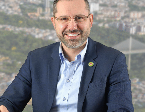 Beltrán seguirá como ministro: Senado negó moción de censura en su contra
