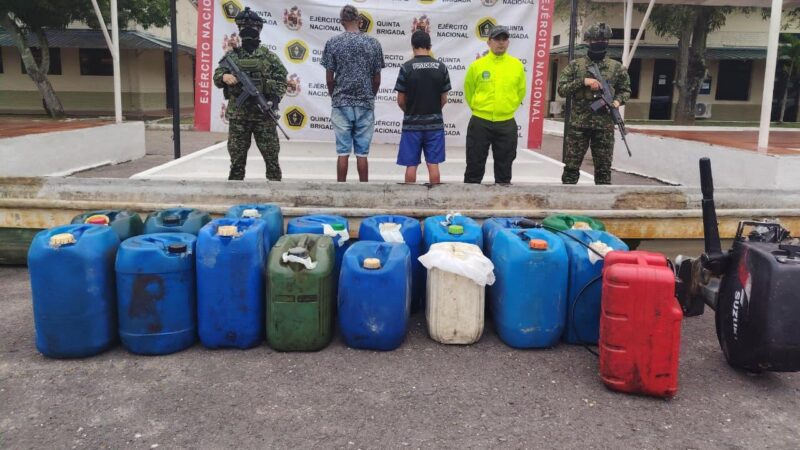 Golpe al transporte ilícito de hidrocarburos en Yondó: dos capturados con 128 galones de ACPM